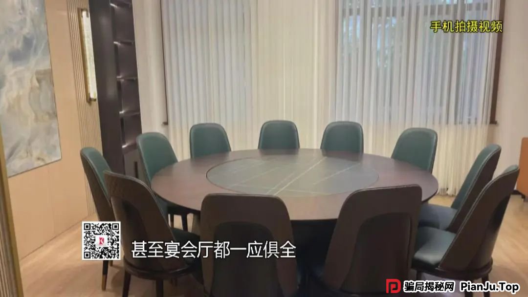 太炸裂了!沪一家庭主妇甩掉前夫,花费上亿包养小10岁新老公... 太炸裂了!沪一家庭主妇甩掉前夫,花费上亿包养小10岁新老公...