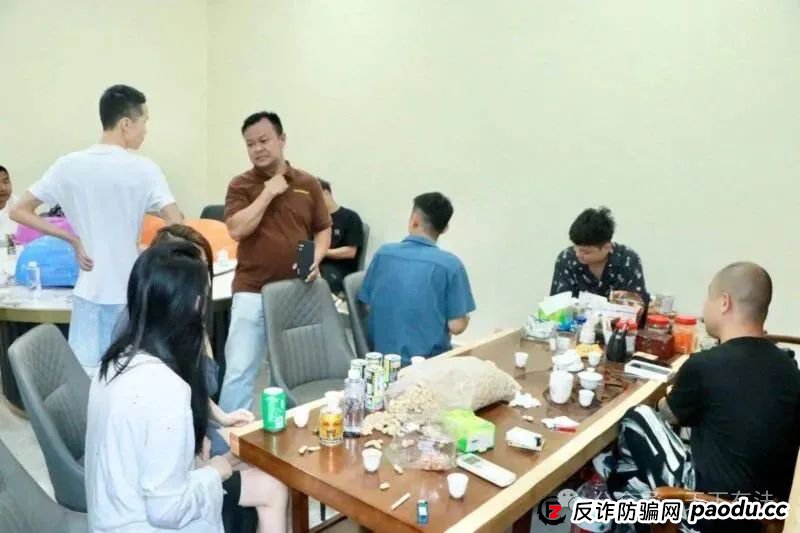 场面震撼！柬埔寨电诈园区上演集体大逃亡！