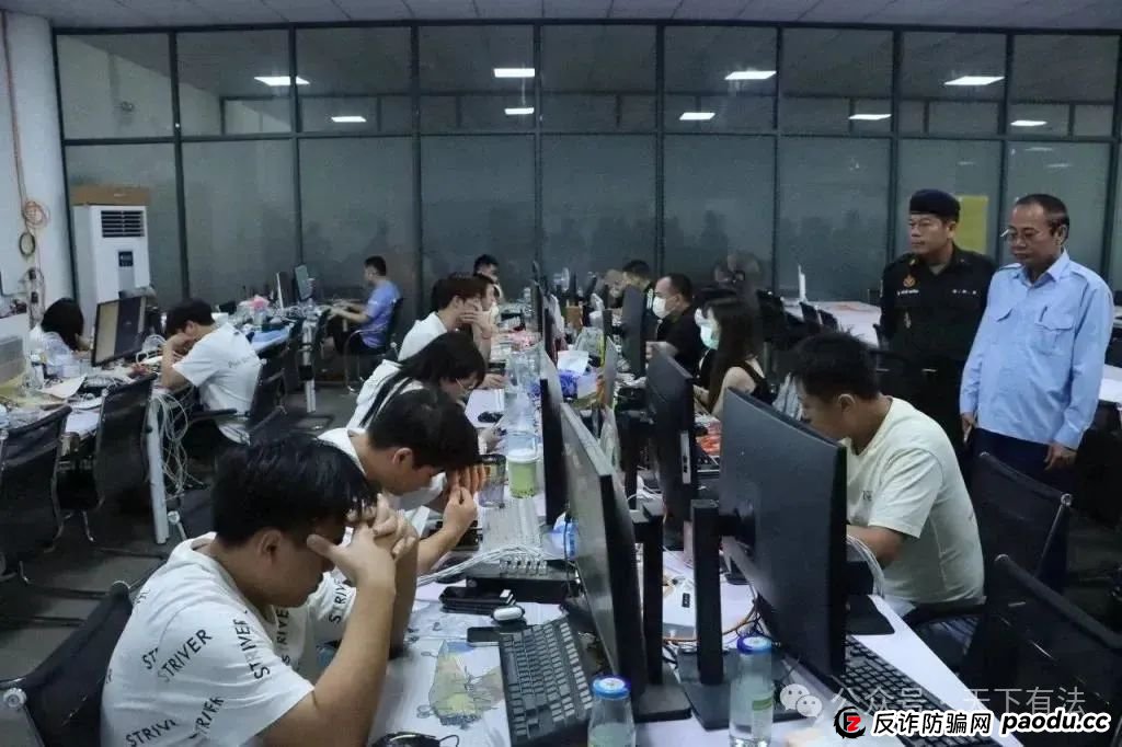 场面震撼！柬埔寨电诈园区上演集体大逃亡！